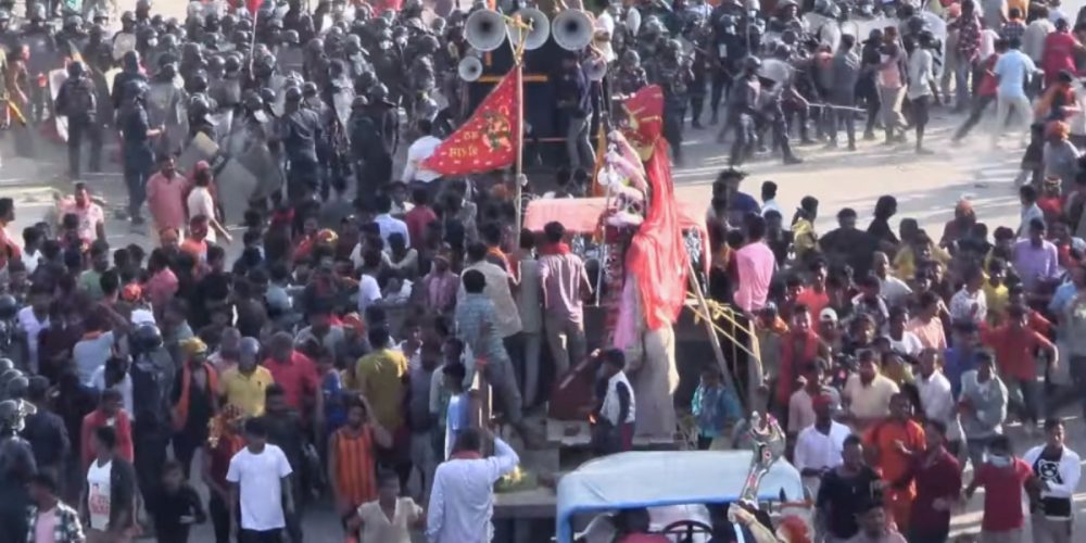 Clash while going to sell Durga Puja idol in Sarlahi