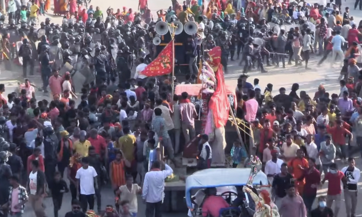 Clash while going to sell Durga Puja idol in Sarlahi