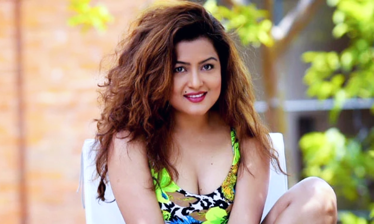 When I go out in public I wear 500 RS slippers - Rekha Thapa