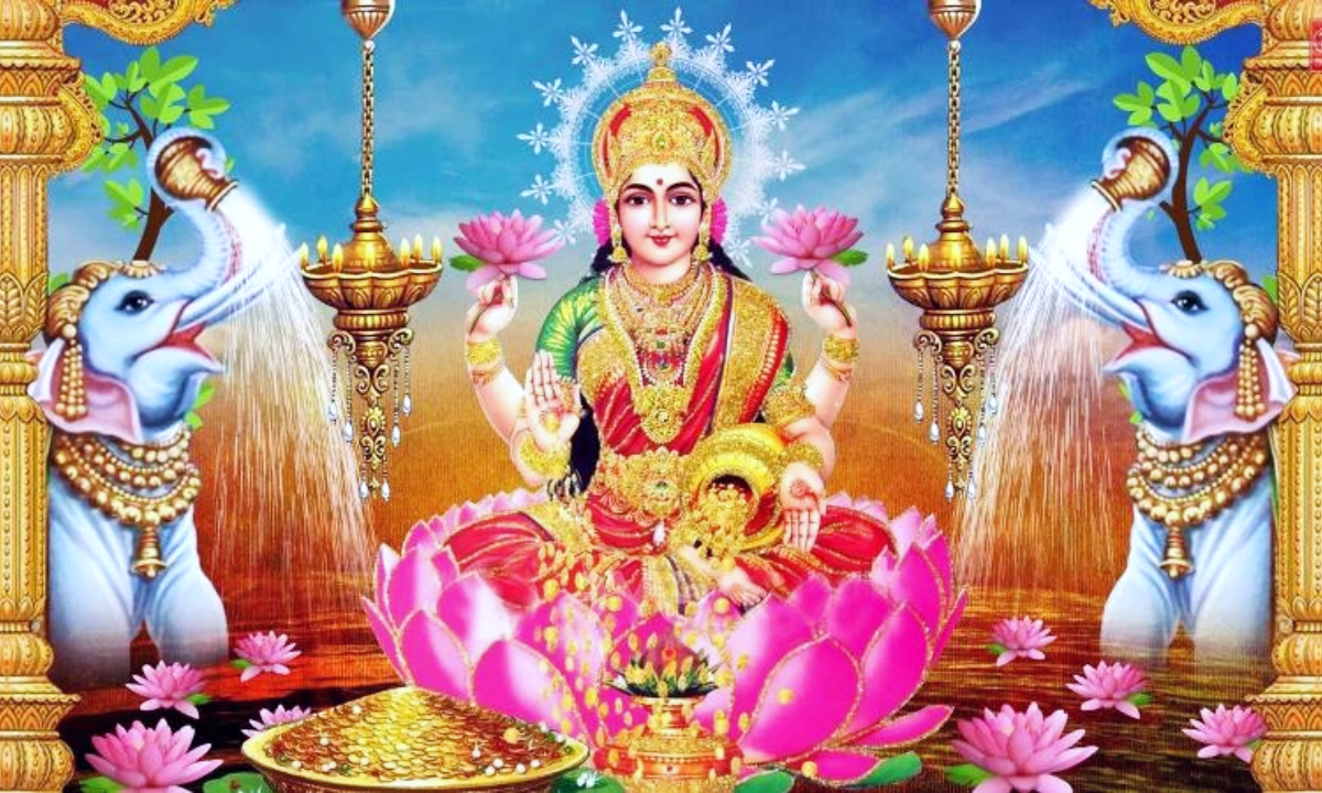 Worshiping Mahalakshmi in this way brings wealth and prosperity