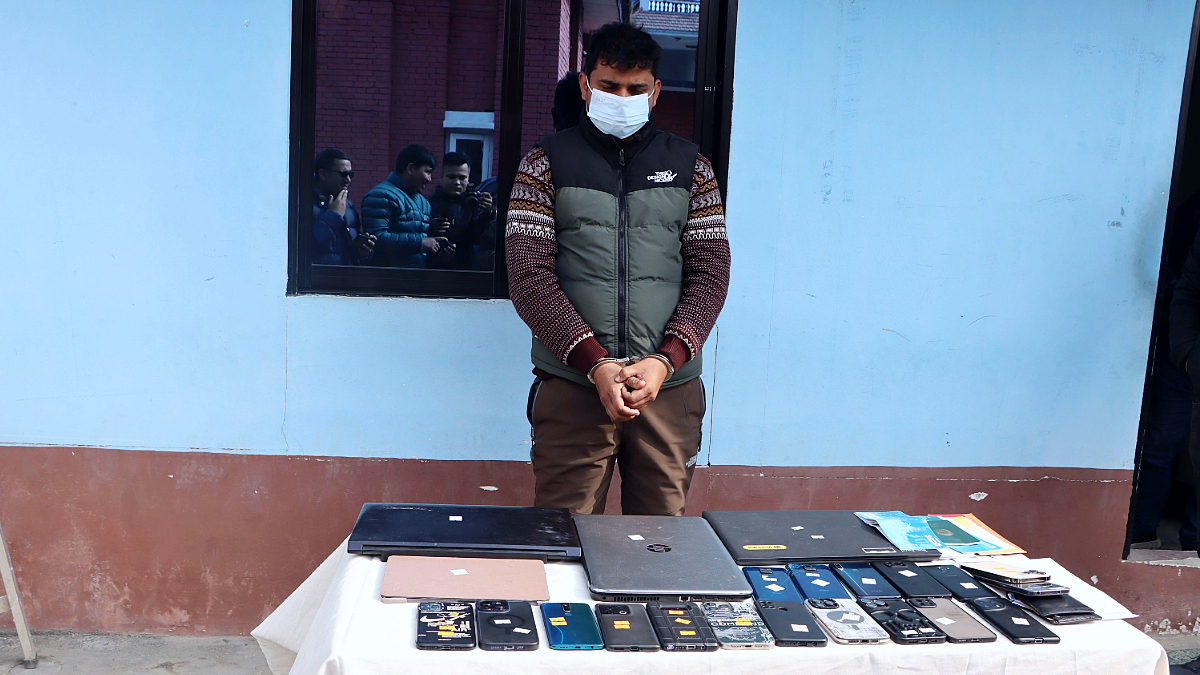 Dumbar Sah of Saptari was arrested on the charge of defrauding one and a half billion by using computer and mobile phone