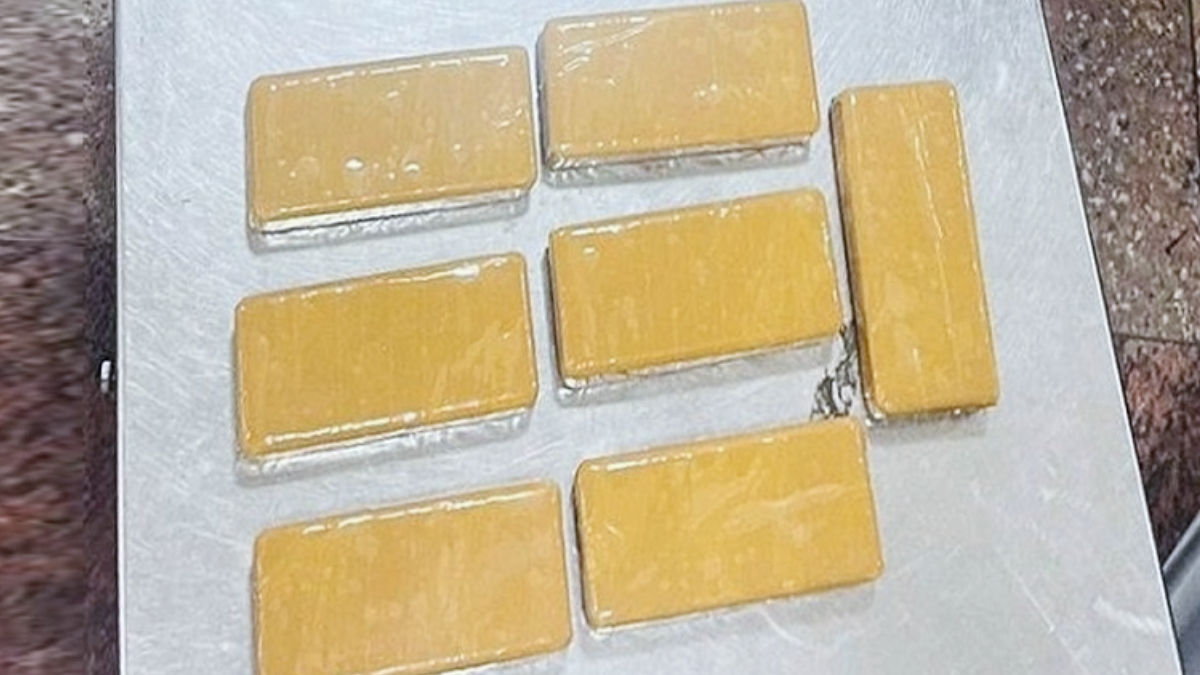 Sri Lankan citizen arrested at airport with gold of great consequence again