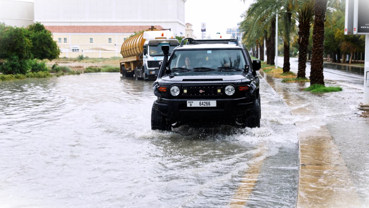 Heavy rain with gales in Dubai