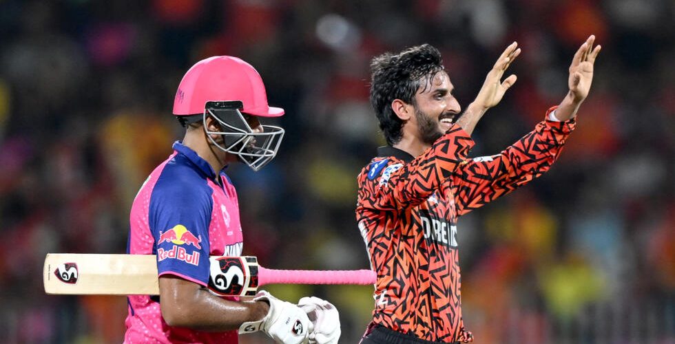 Hyderabad will play Kolkata in the final of the IPL, for the title