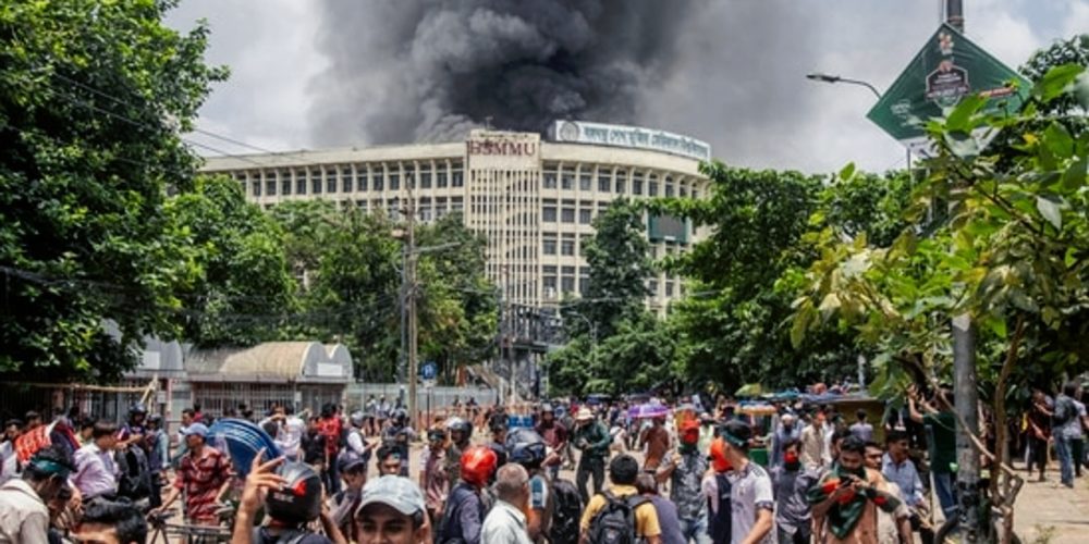 Protesters entered the Prime Minister's residence in Bangladesh