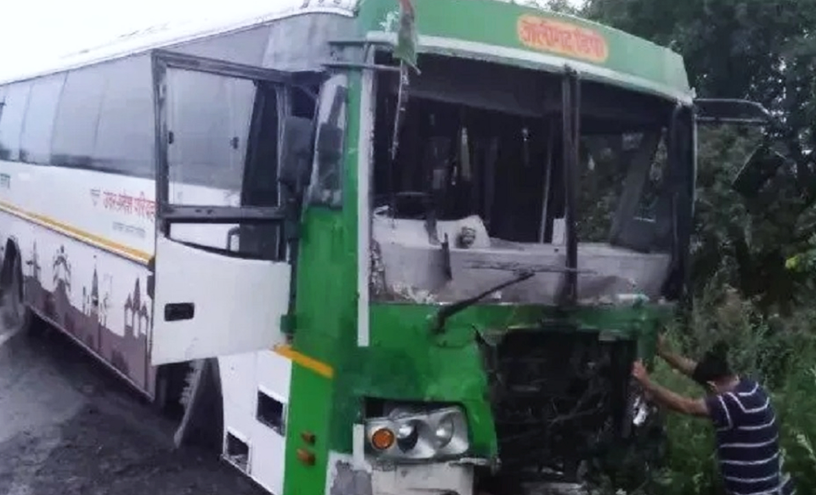 17 people died when a bus and a van collided in Hathras